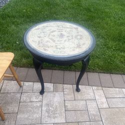 Vintage Table 24x24x26