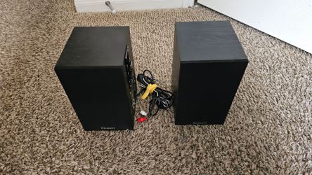 Amplified speakers for TV or PC