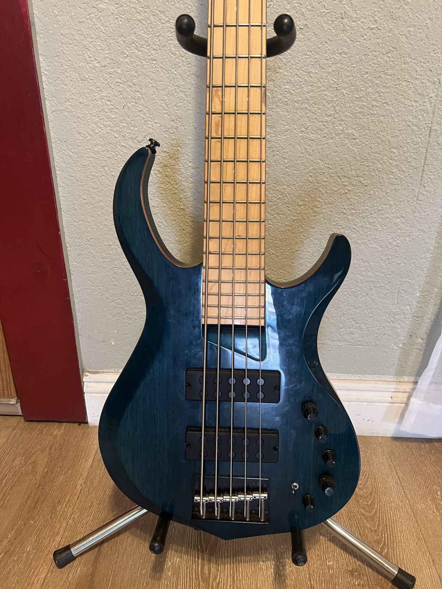 Sire M2 5 String Bass 1st Generation Marcus Miller For Sale In Phillips sire-m2-5-string-bass-1st-generation-marcus-miller-for-sale-in-phillips