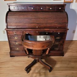 Ethan Allen roll-top Desk And Chair In Antiqued Pine