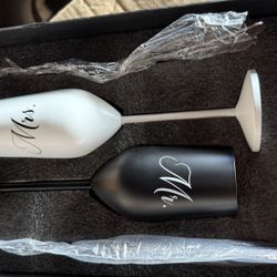 Lifecapido Engagement Gifts for Couple, Mr & Mrs 7.4oz Stainless Steel Champagne Glass, Silver Wedding Cake Knife and Server Set, Bride Groom Toasting