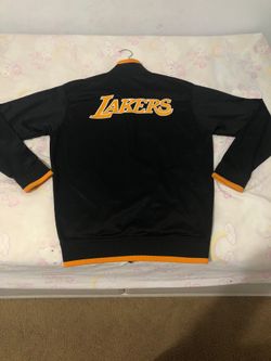 Lakers jacket 🧥 good condition (size Medium) tag name is NBA blue Label