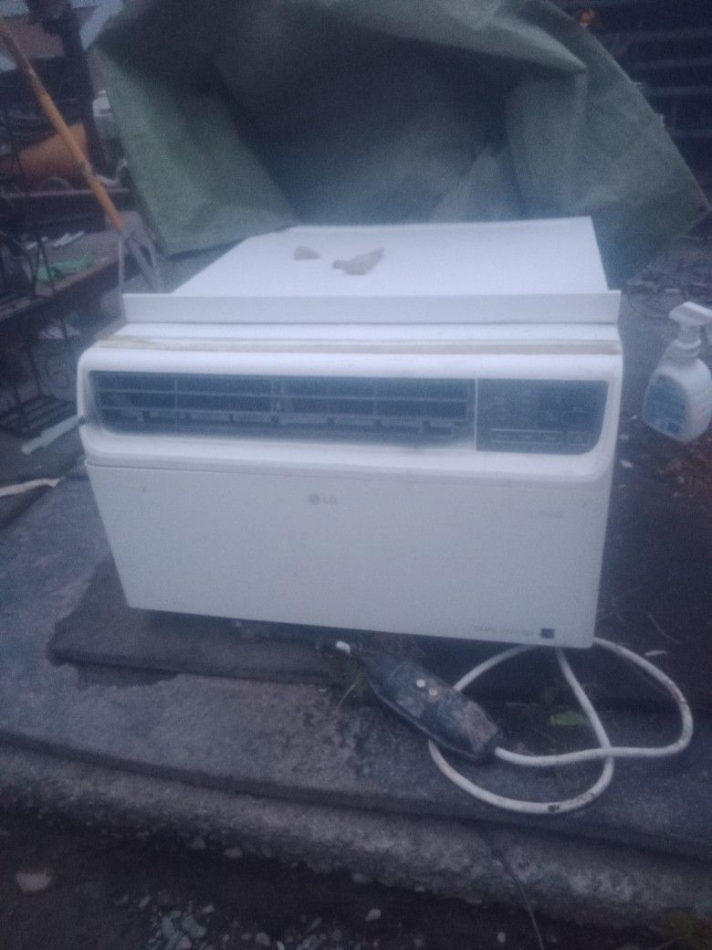 AC UNIT