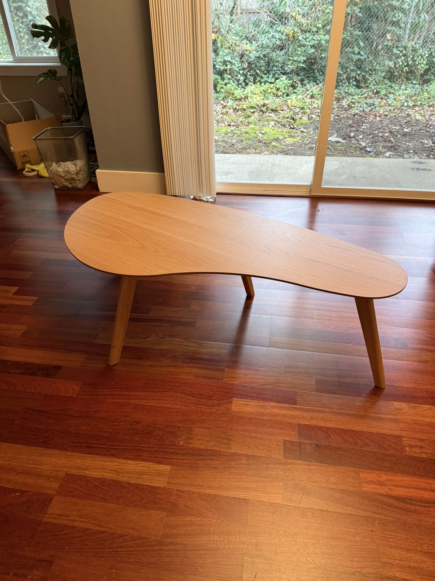 Mid Century Modern Coffee Table 15x23x47