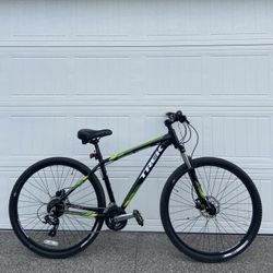 Trek Marlin 6 Mountain Bike – M/L Frame - 29er Aluminium Bicycle MTB