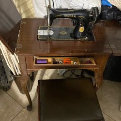 Singer sewing machine with your table and seat
