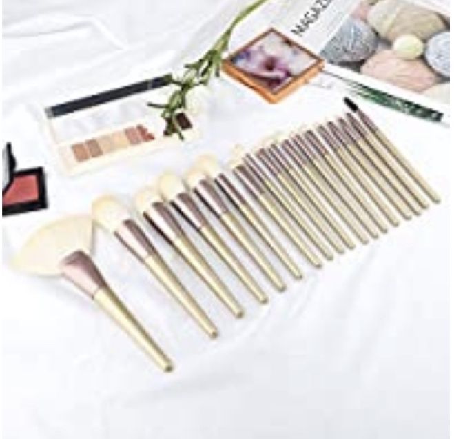 18 Piece Brush Set