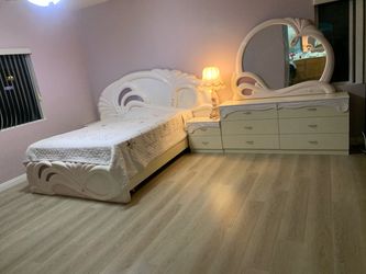 White Ornate Bedroom Set with Dresser and Mirror
