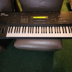 Yamaha SY85 Electronic Synthesizer
