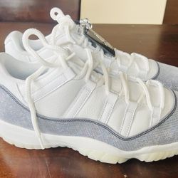 Air Jordan 11 Retro Low CNY