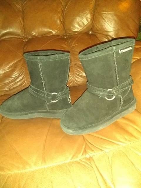 Bearpaw boots girls size 12