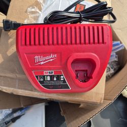 Milwaukee M12 Charger