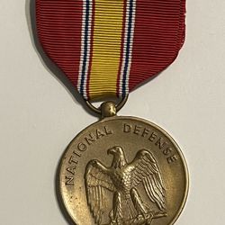 Nice Original U.S. National Defense Service Award Armed Forces Full Size Medal