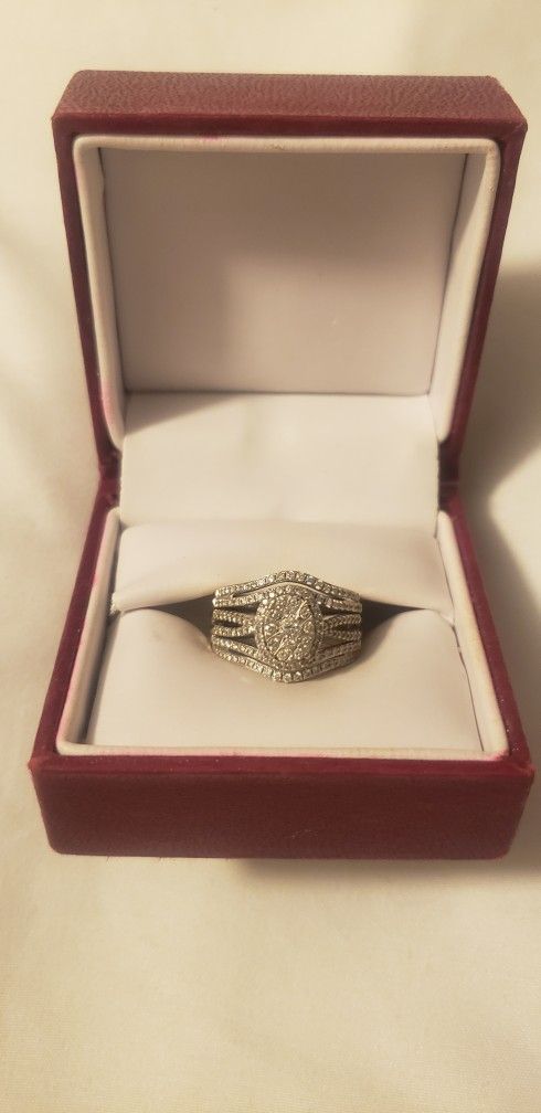 Engagement Ring With Enhancer