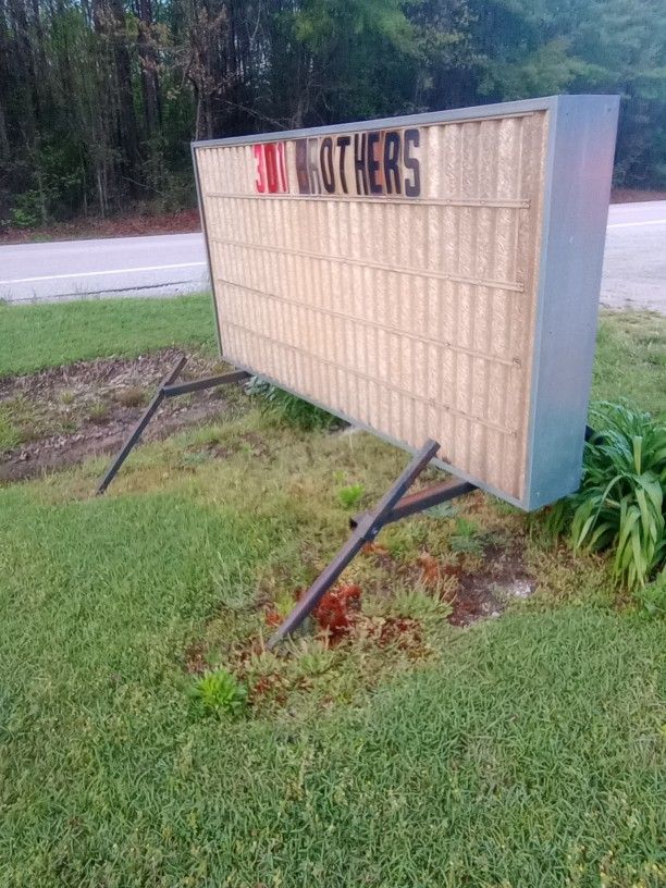 Marque Sign