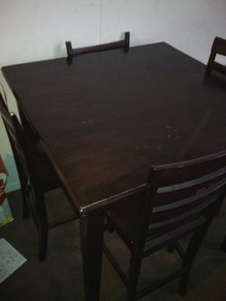 Nice oak wood table 4 chairs