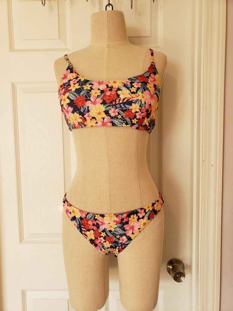 Junior's Bikini Set Size XLARGE New