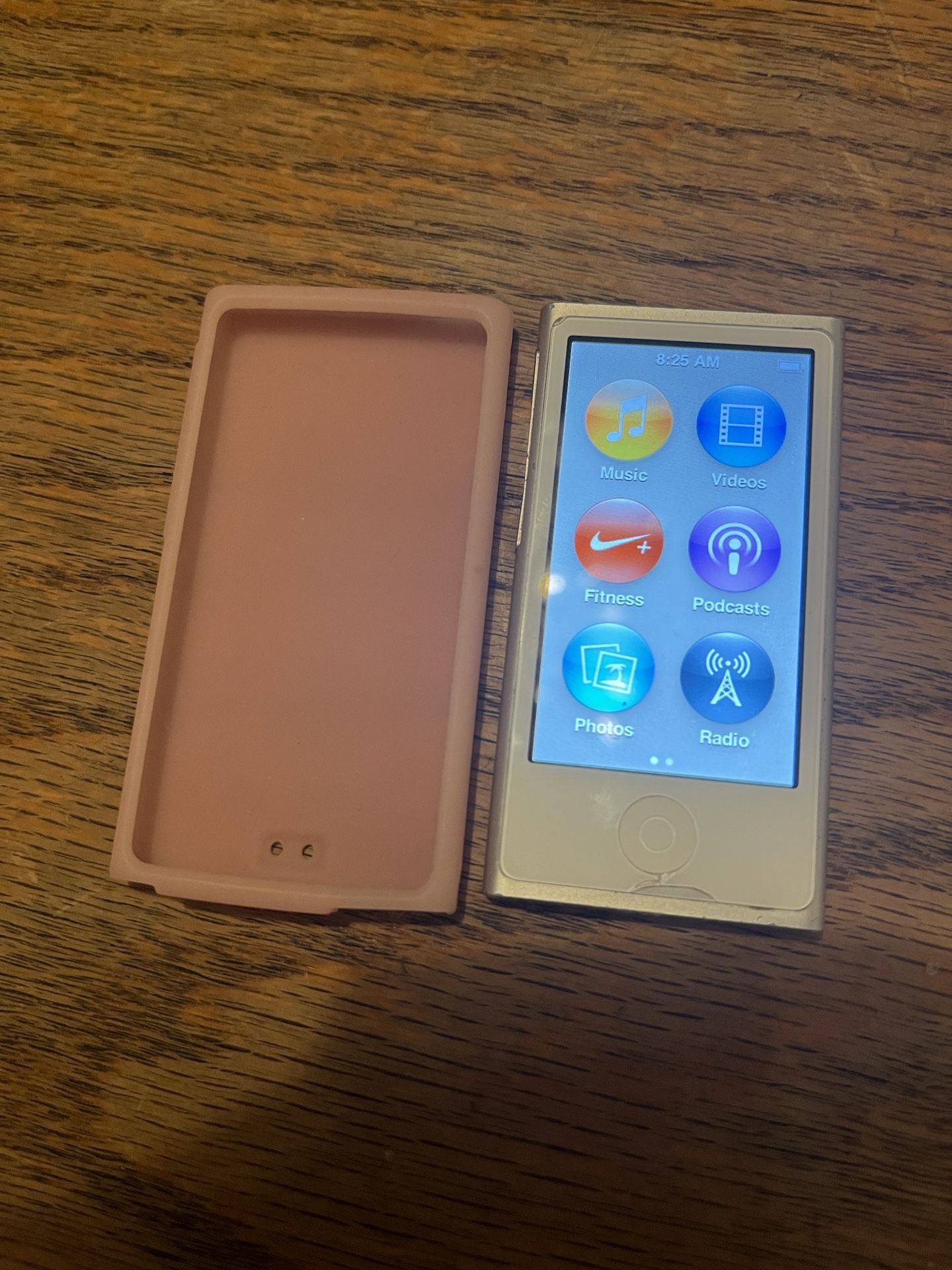 Apple iPod Touch Nano Media Player 7th Gen, Small Crack Bottom Screen, 2078 Pop, RMB Songs
