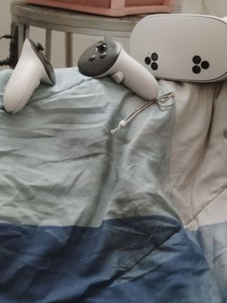 Meta Quest 3 VR Headset with Controllers