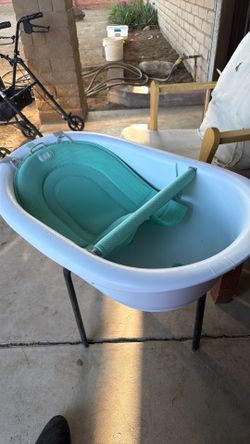 Frida  grow with me bath tub