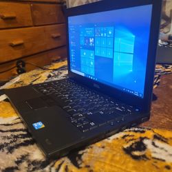 Excellent 13 inch Dell Laptop Computer With Intel Core i5 Processor With Programs 