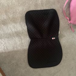Black horse riding saddle pad