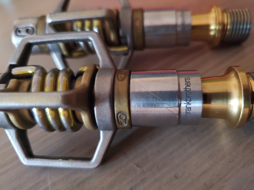 Crankbrothers Eggbeater 11