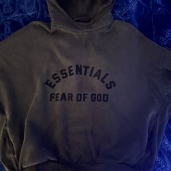 Men’s Essential Hoodie Size Large Runs Oversized