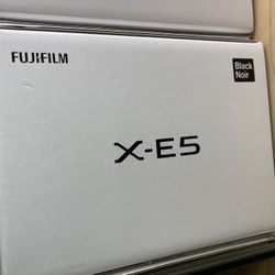 Fujifilm X-E5 Mirrorless Camera