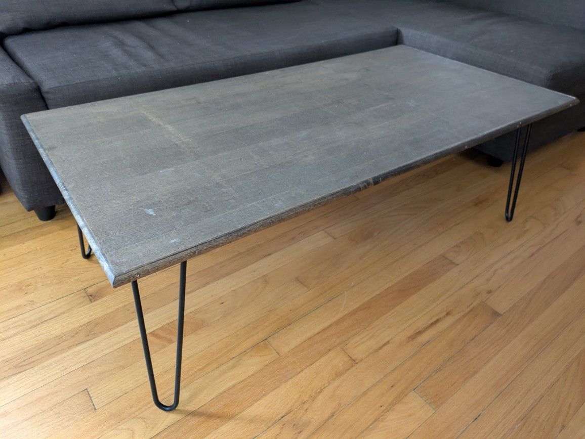 Coffee table with hairpin legs 
