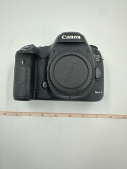 Canon 5d Mark 3 body, battery and charger