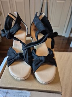 Women's siz 7 Liacigo Espandrilles wedge sandals