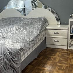 Vintage Italian-Style Queen Bed Frame + 2 Nightstands - $450 (Full Set)