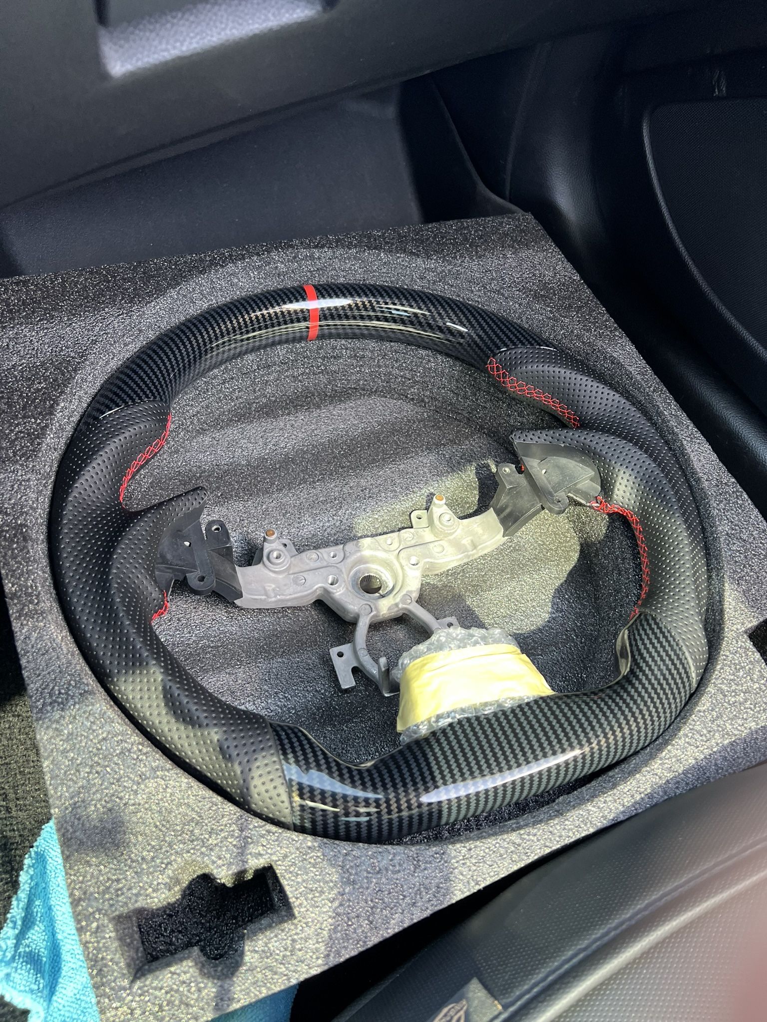 G37 Carbon fiber steering wheel