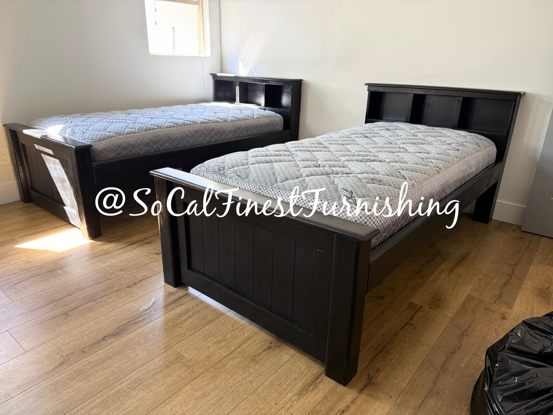 2 Twin Bed With Mattresses