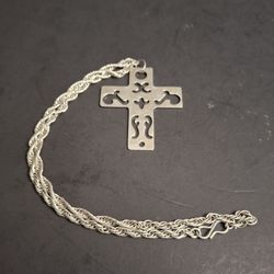Vintage 1980's Open Design Religious Cross ✝️  Pendant With 15" Rope Style Chain 2" X 1.5"