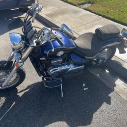 2005 Suzuki Boulevard 