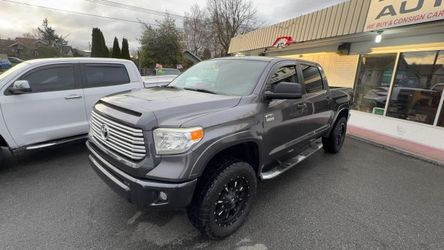 2014 Toyota Tundra CrewMax