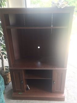 Free TV Armoire