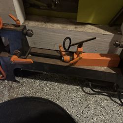 WEN 3.2-Amp 8-Inch by 13-Inch Variable Speed Mini Benchtop Wood Lathe, specifically model LA3421. 