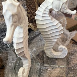 A Pair Of White Sea Horses Figures Home Decor 