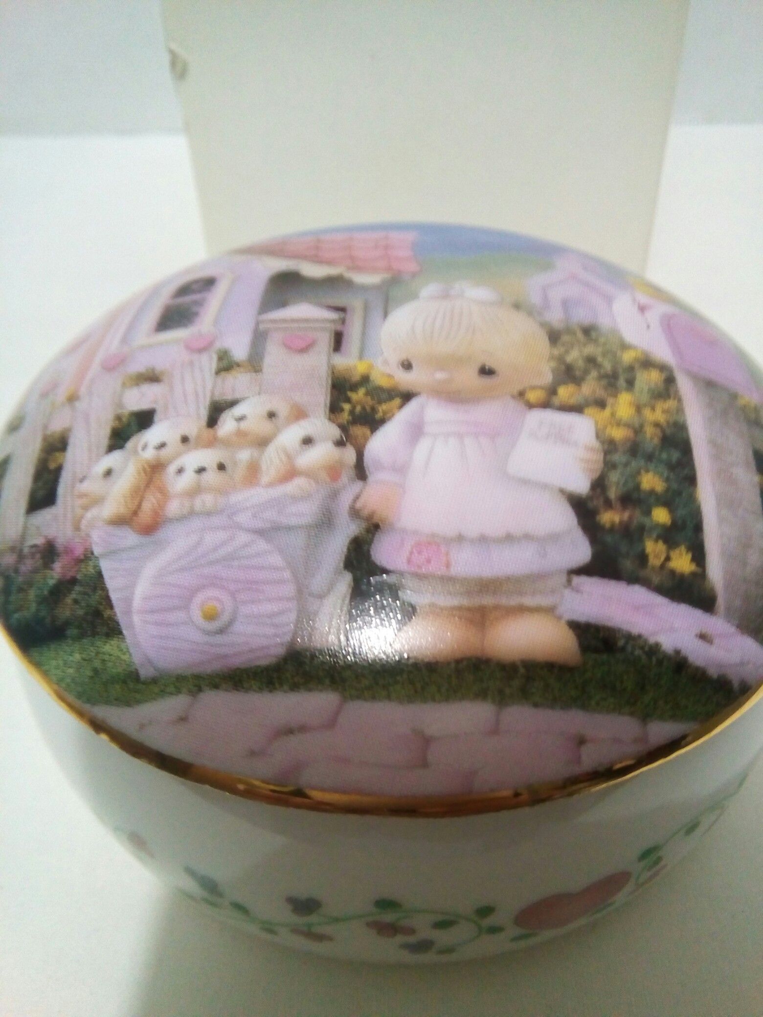 VTG Precious Moments Music Box Plays "God Loveth a Cheerful Giver"