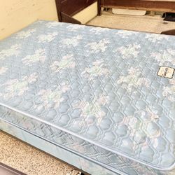 Queen Mattress And Box Spring 