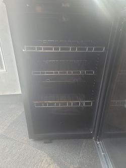 Avanti wine fridge