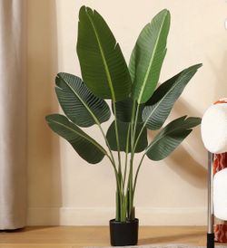 Pretty artificial plant 4 ft tall! Brand New