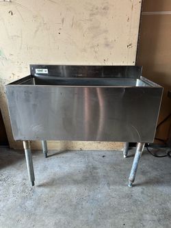 Regency 600IB1836 Stainless Steel Commercial Underbar Ice Bin – $150