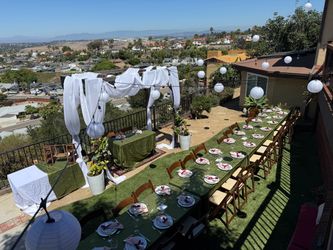 Wedding tablecloths and napkins