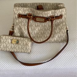 Michael Kors  Purse Matching Wallet 