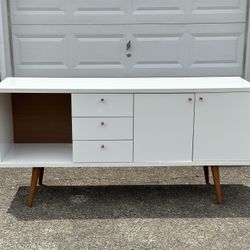 Buffet With Removable Wine Rack