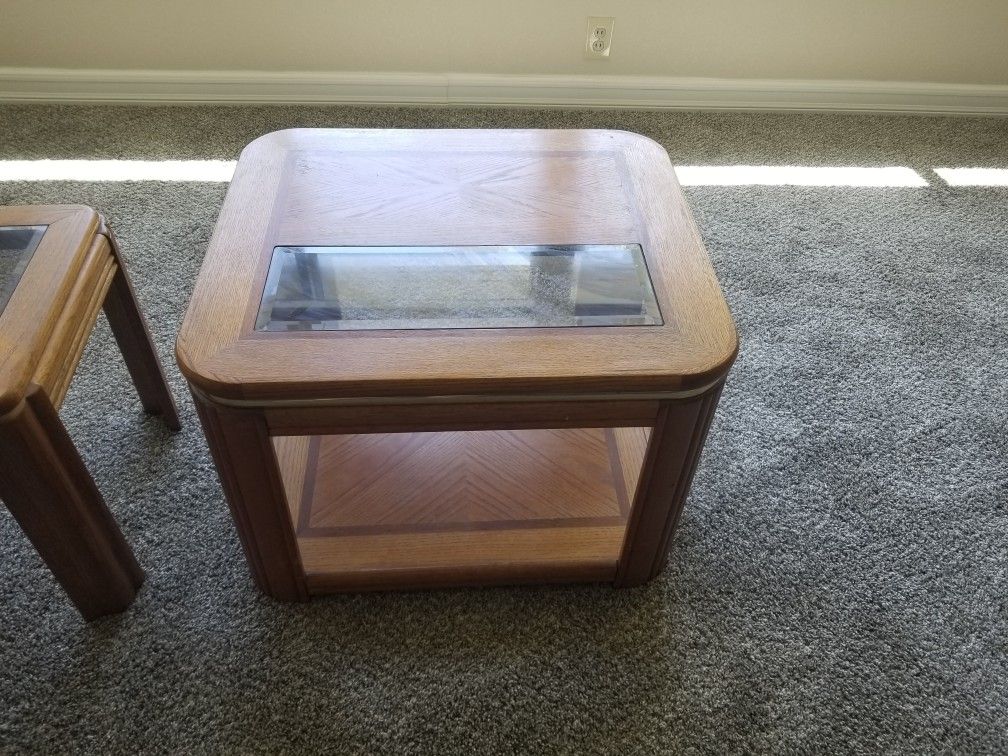 Oak End Table, 1/2 Glass With Gold Trim